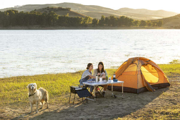 lifestyle people living camping